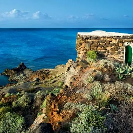 Feriehus Dammuso Lubo *