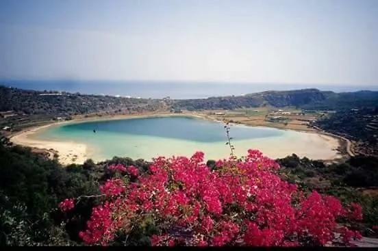 בית נופש Dammuso Lubo פנטלריה